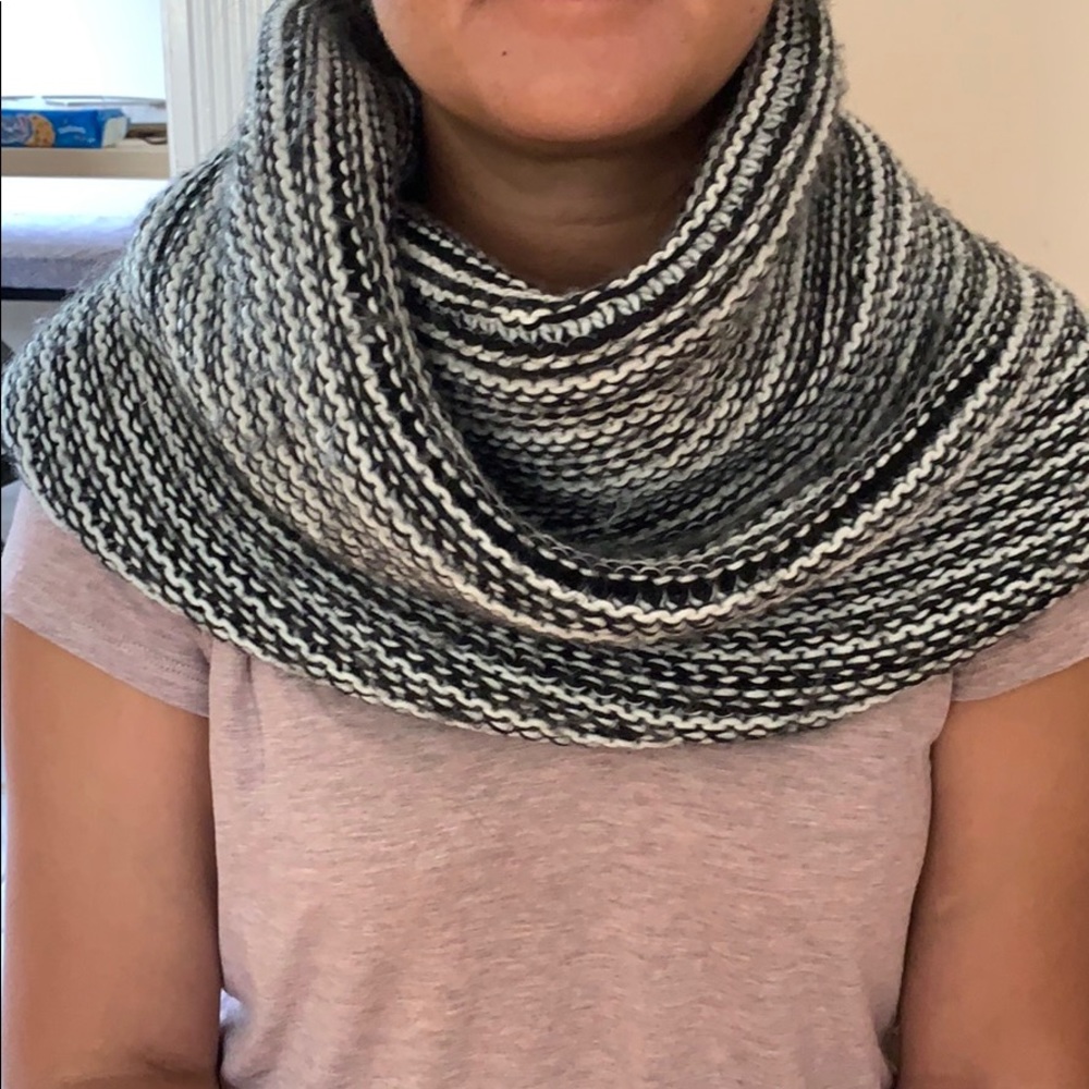 Jacob Infinity scarf - Picture 1 of 2
